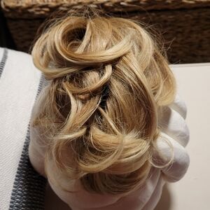 Medium Blonde With Blonde Ends 14" Claw Clip Hair Extension